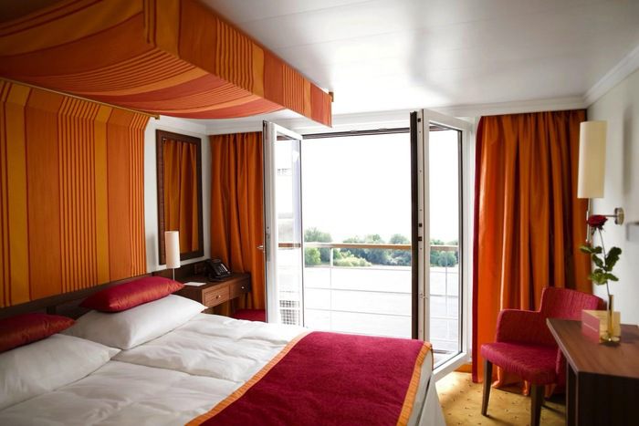 2-Bed Outside Cabin, C